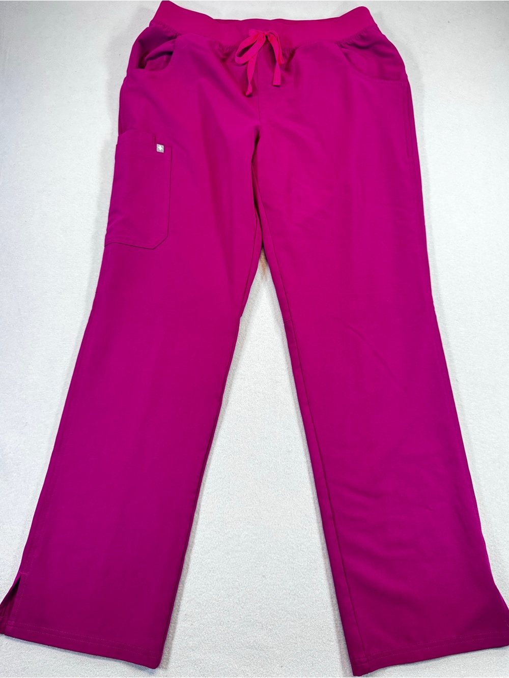 Women’s Figs Large / Tall Kade Cargo Scrub Pants in Dark Magenta